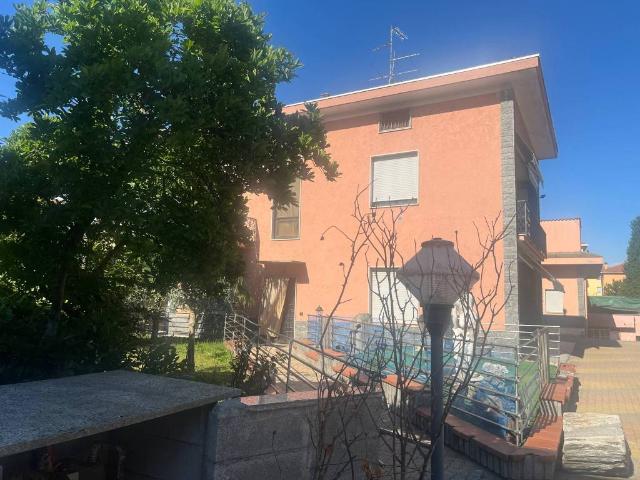 Villa Indipendente in vendita a Boschirolo, Cassano Magnago