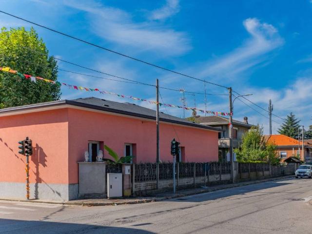 Villa Indipendente in vendita a Villa, Cassano Magnago