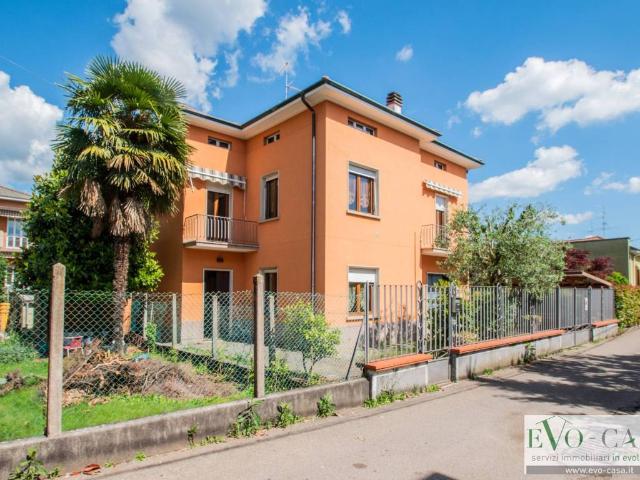 Villa Indipendente in vendita a Villa, Cassano Magnago