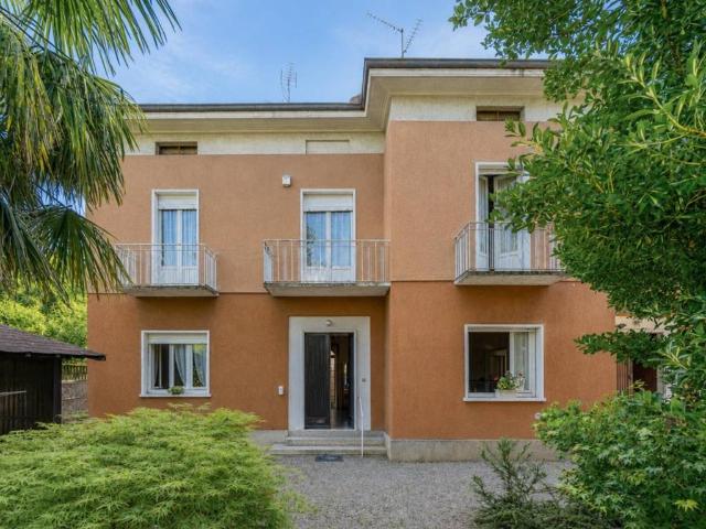 Villa Indipendente in vendita a Cassano Magnago, Lombardia