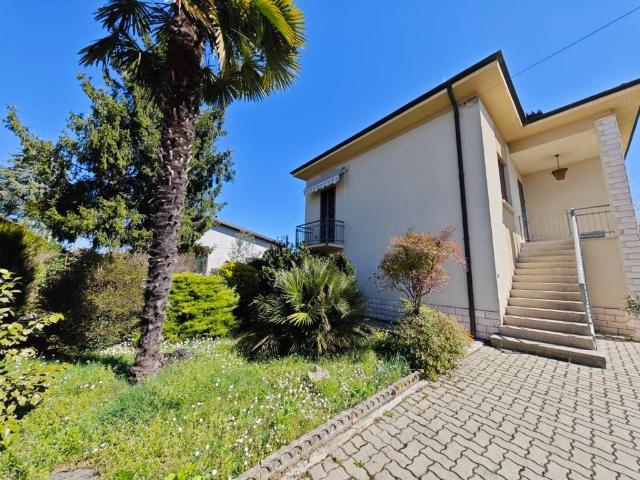 Villa Indipendente in vendita a Boschirolo, Cassano Magnago