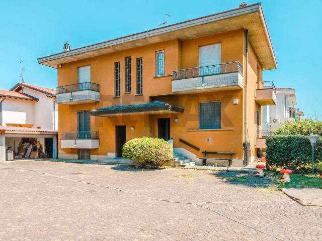 Villa Indipendente in vendita a Villa, Cassano Magnago