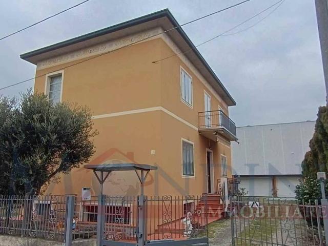 Villa Indipendente in vendita a Boschirolo, Cassano Magnago