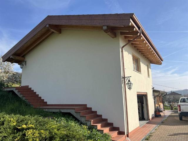 Villa Indipendente in vendita a Piemonte, Alessandria