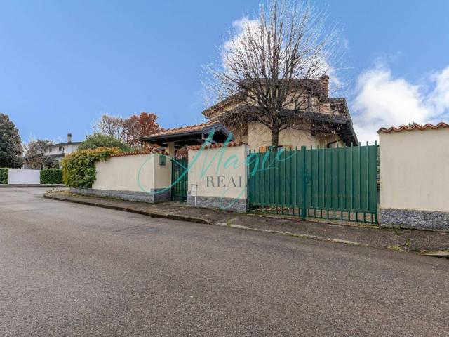Villa Indipendente in vendita a Camporicco, Cassina De' Pecchi