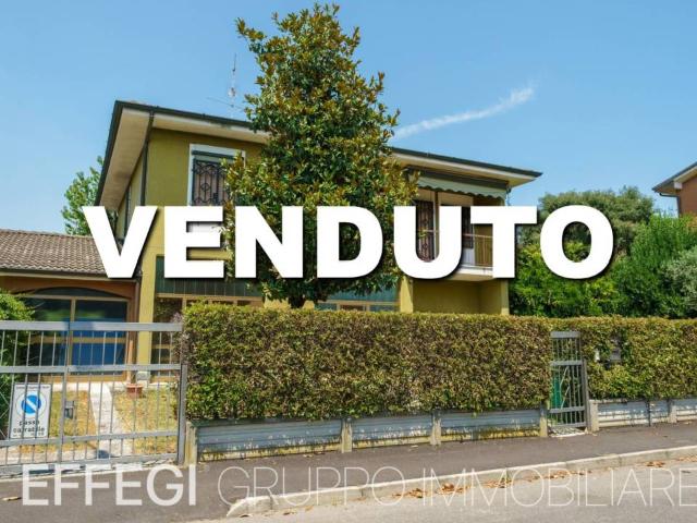 Villa Indipendente in vendita a Villa Fiorita, Cassina De' Pecchi