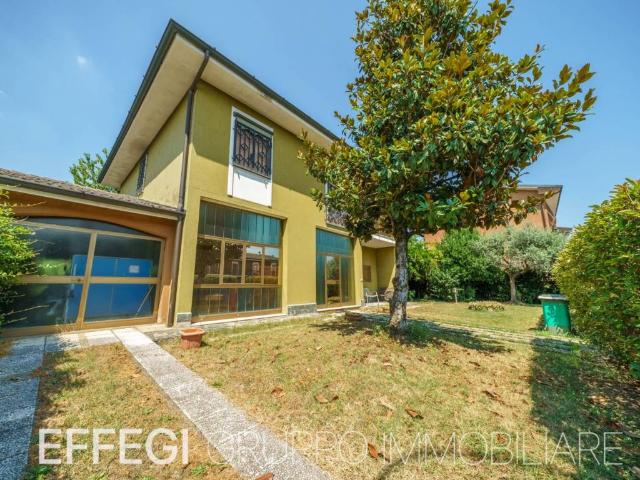 Villa Indipendente in vendita a Villa Fiorita, Cassina De' Pecchi