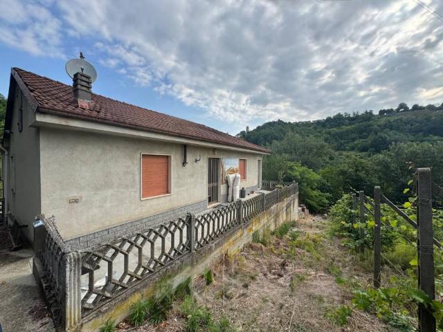 Villa Indipendente in vendita a Piemonte, Asti