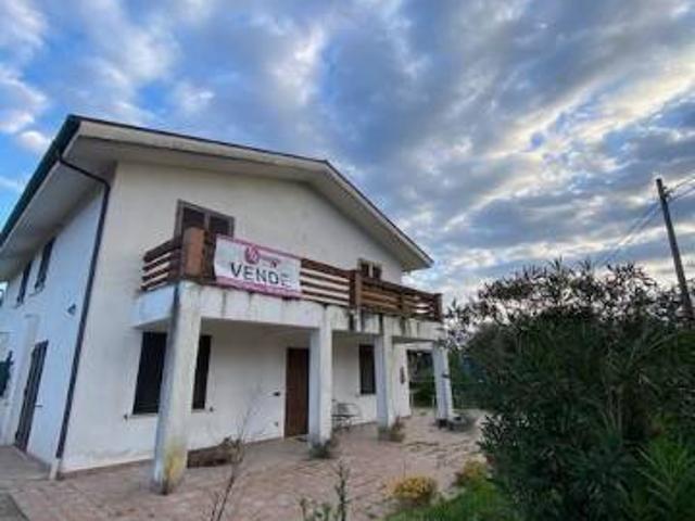 Villa Indipendente in vendita a Mastronardi, Cassino