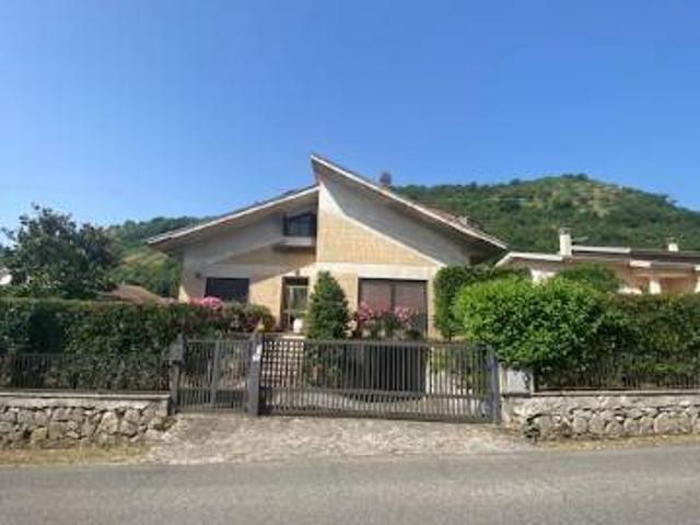 Villa Indipendente in vendita a Monterotondo, Cassino