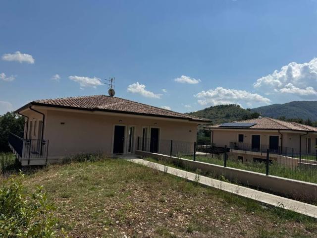Villa Indipendente in vendita a Monterotondo, Cassino