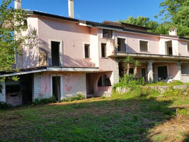 Villa Indipendente in vendita a Cassino, Lazio