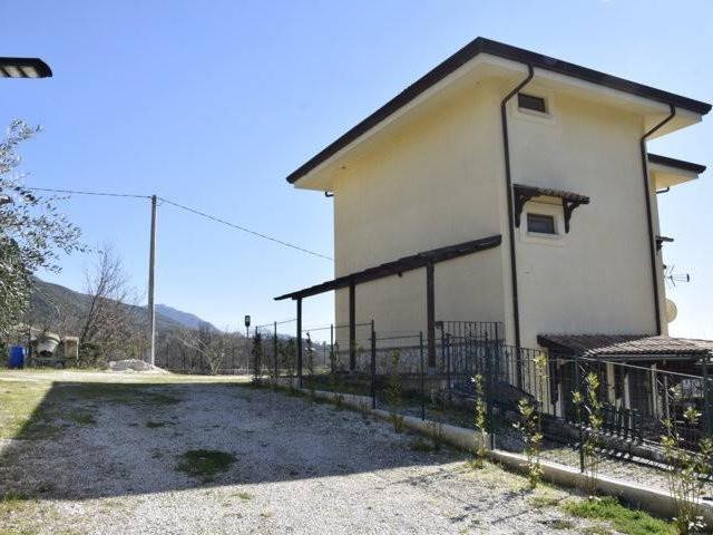 Villa Indipendente in vendita a Cassino, Lazio
