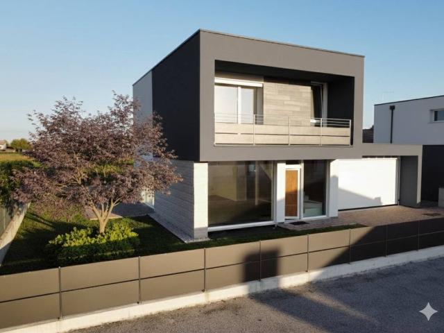 Villa Indipendente in vendita a Casola, Veneto