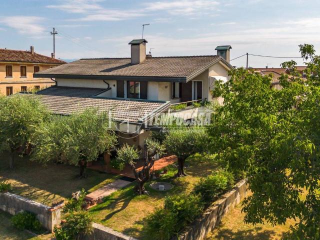 Villa Indipendente in vendita a Casola, Veneto