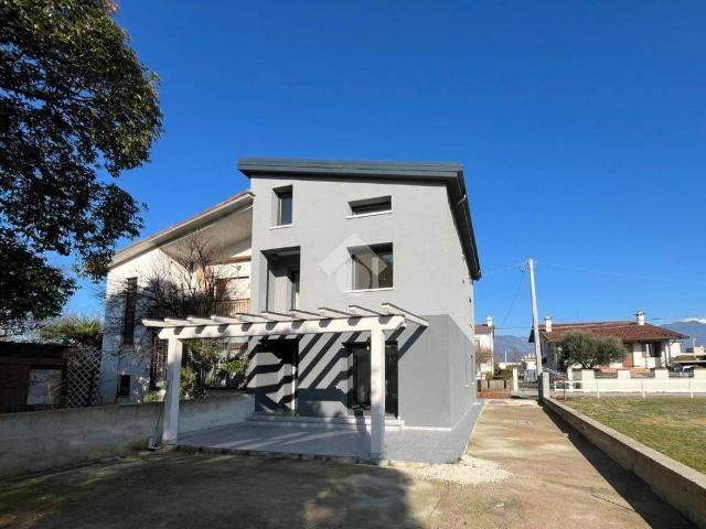 Villa Indipendente in vendita a Casola, Veneto