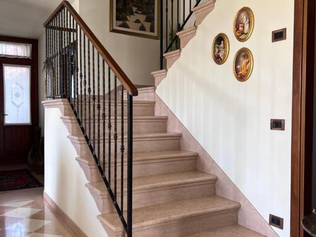 Villa Indipendente in vendita a Casola, Veneto