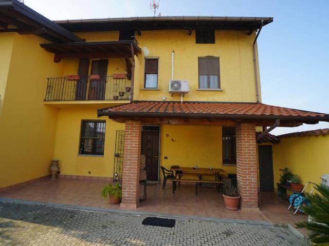 Villa Indipendente in vendita a Cassolnovo, Pavia