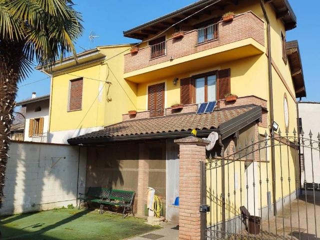 Villa Indipendente in vendita a Cassolnovo, Lombardia