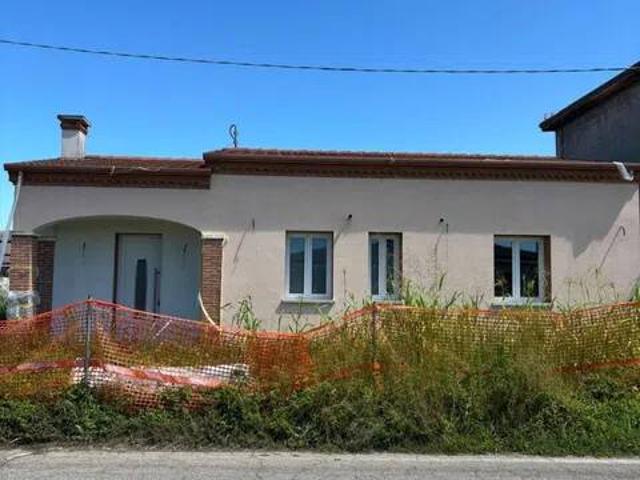 Villa Indipendente in vendita a Castagnaro, Veneto
