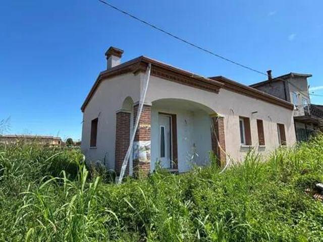 Villa Indipendente in vendita a Castagnaro, Veneto