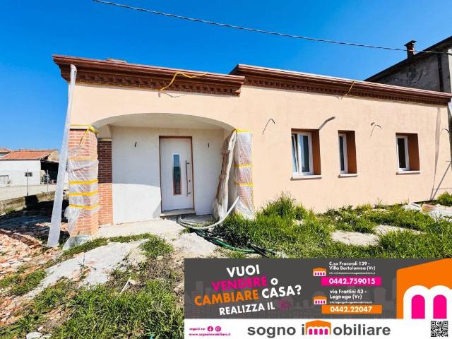 Villa Indipendente in vendita a Badia Polesine, Veneto