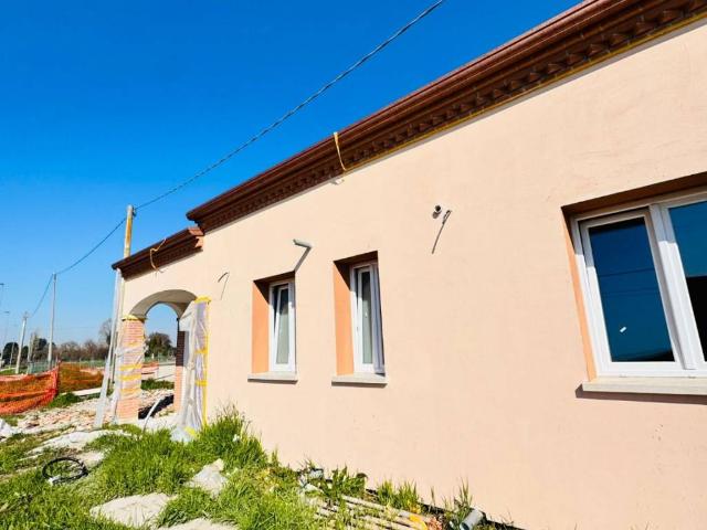 Villa Indipendente in vendita a Badia Polesine, Veneto