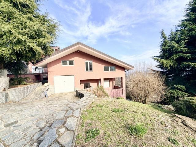 Villa Indipendente in vendita a Castagneto Po, Torino