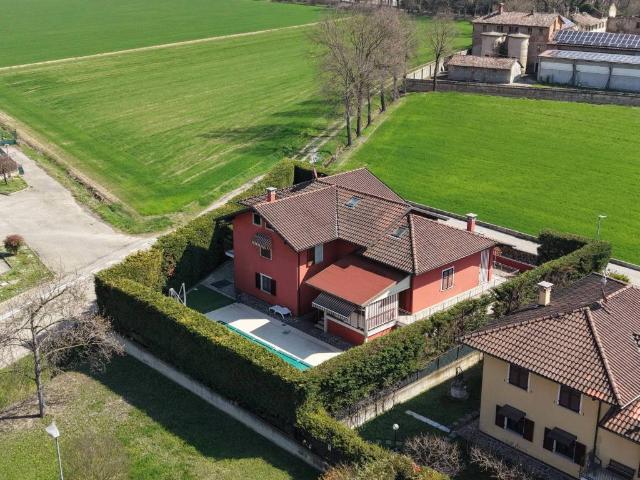 Villa Indipendente in vendita a Piemonte, Cuneo