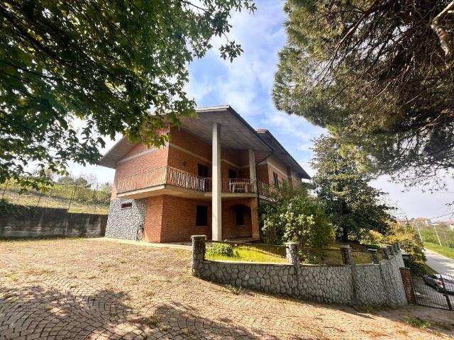 Villa Indipendente in vendita a Castagnole delle Lanze, Piemonte