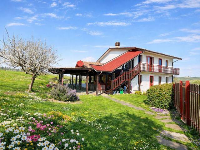 Villa Indipendente in vendita a Castana, Lombardia