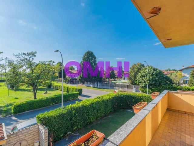 Villa Indipendente in vendita a Casello Ferroviario, Castano Primo