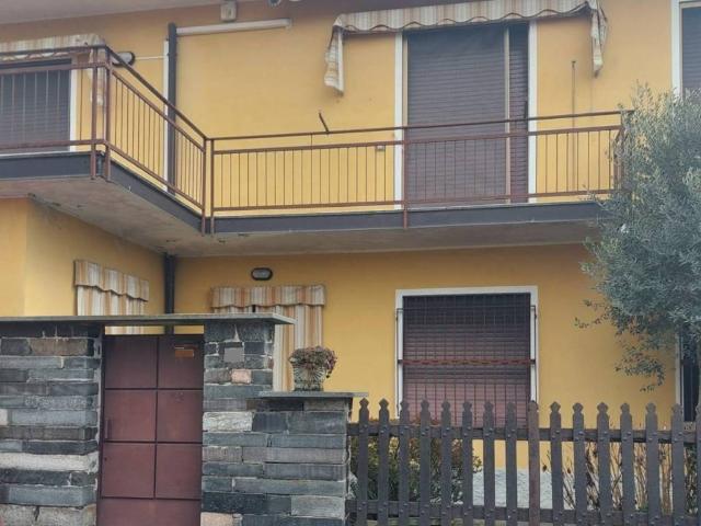 Villa Indipendente in vendita a Castano Primo, Lombardia