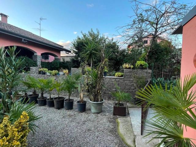 Villa Indipendente in vendita a Castano Primo, Lombardia