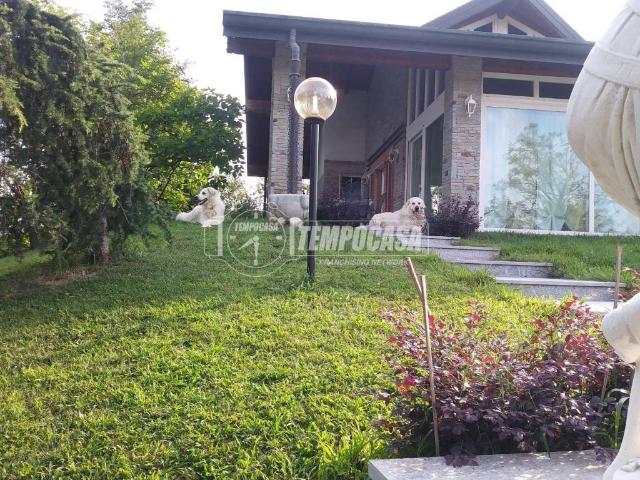 Villa Indipendente in vendita a Castano Primo, Lombardia
