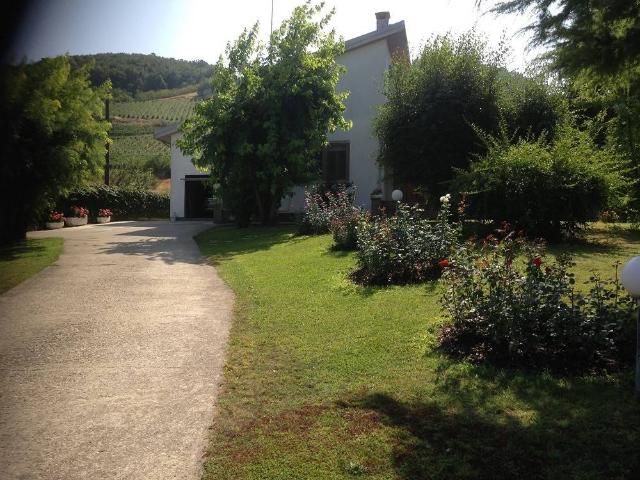 Villa Indipendente in vendita a Casteggio, Lombardia