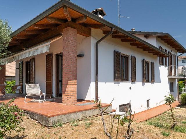 Villa Indipendente in vendita a Cascina Sgarbina, Casteggio