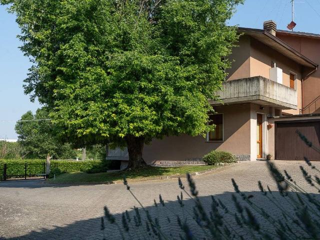 Villa Indipendente in vendita a La Chiusa, Casteggio