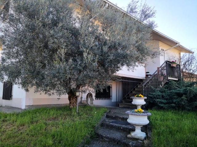 Villa Indipendente in vendita a La Chiusa, Casteggio