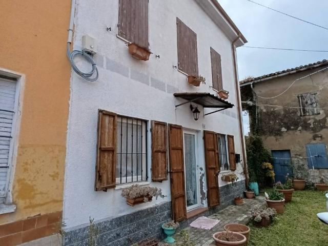 Villa Indipendente in vendita a Cascina Sgarbina, Casteggio