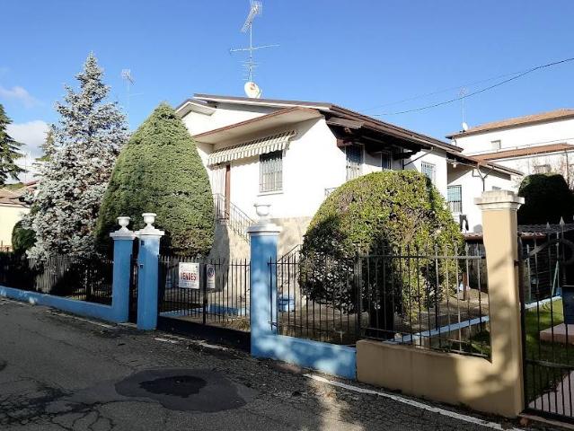 Villa Indipendente in vendita a Casteggio, Lombardia