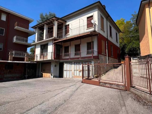 Villa Indipendente in vendita a La Chiusa, Casteggio