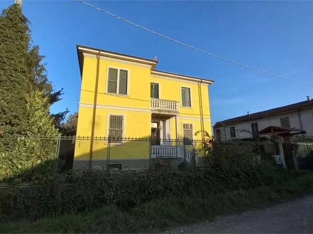 Villa Indipendente in vendita a Casteggio, Lombardia