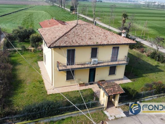 Villa Indipendente in vendita a Castegnato, Lombardia