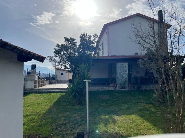 Villa Indipendente in vendita a Castel Campagnano, Campania