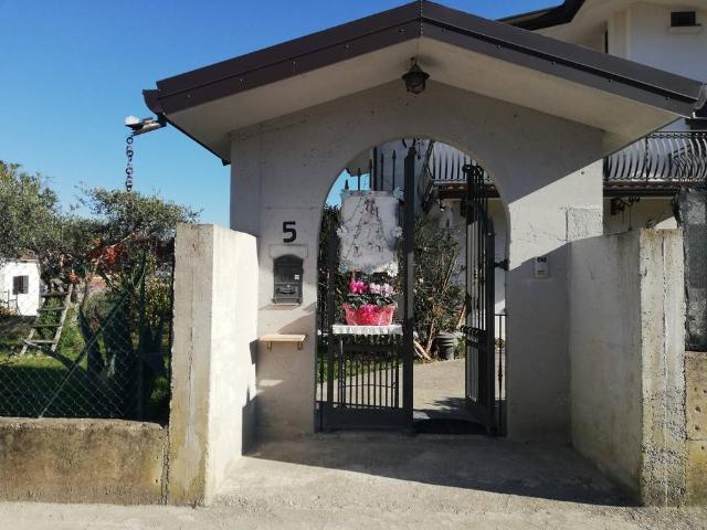 Villa Indipendente in vendita a Castel Campagnano, Campania