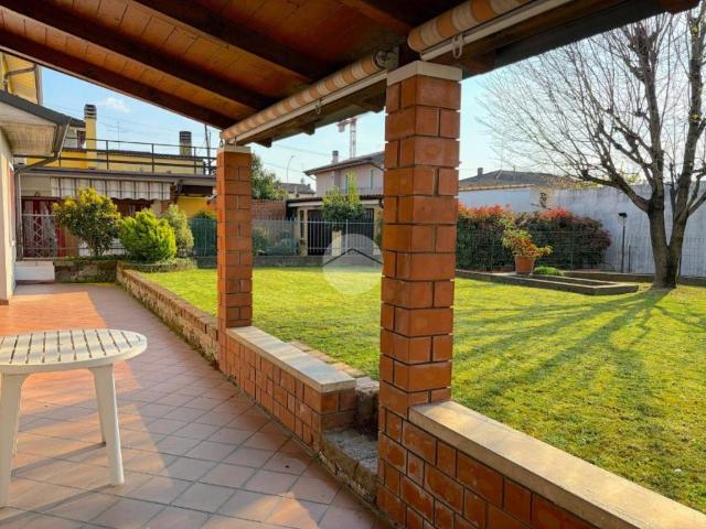 Villa Indipendente in vendita a Castel D'azzano, Veneto