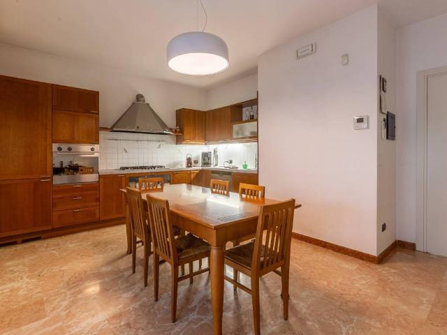Villa Indipendente in vendita a Castel D'azzano, Veneto