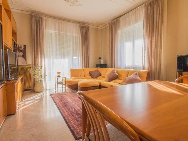 Villa Indipendente in vendita a Castel D'azzano, Veneto