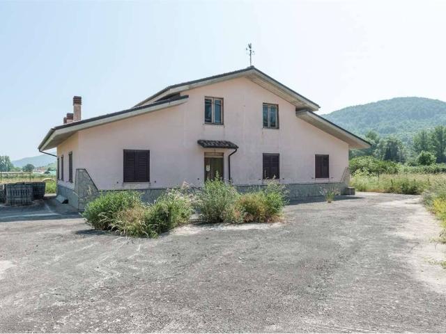 Villa Indipendente in vendita a Castel Di Sangro, Abruzzo